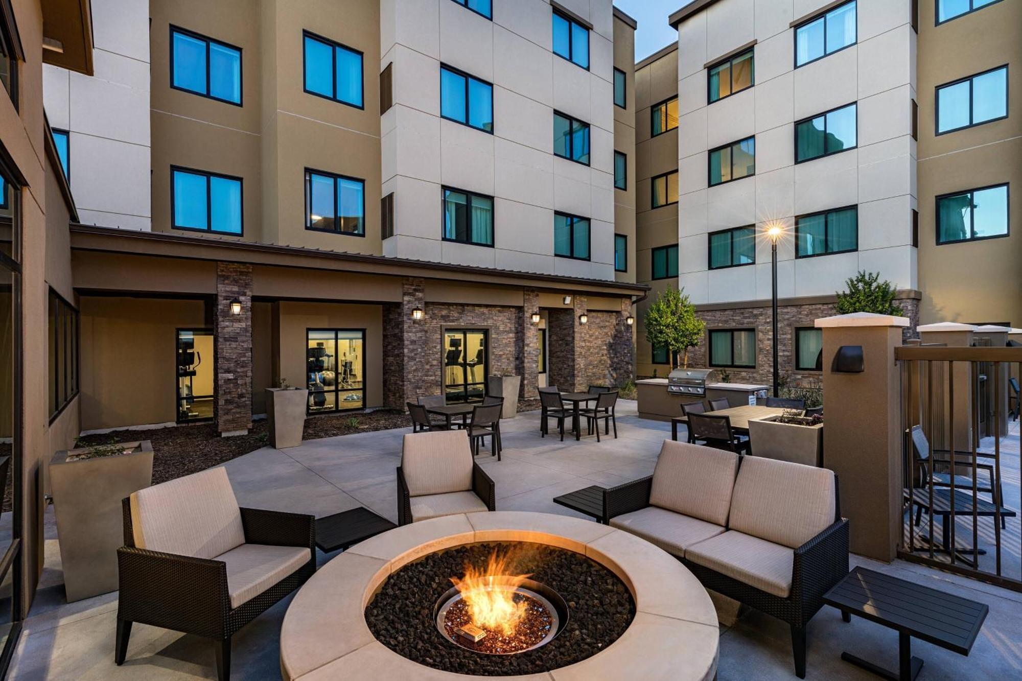 Residence Inn Riverside Moreno Valley Bagian luar foto